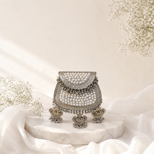 Jhumka Pearl Clutch (Medium)